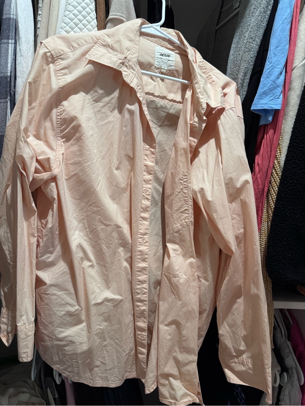 Aerie Women’s Long-Sleeve Button-Up Shirt — Light Peach